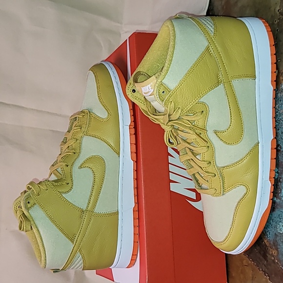 Worn 3 Times. NIKE DUNK HI RETRO. GOLD CANVAS. Men's size 13 - Picture 9 of 14